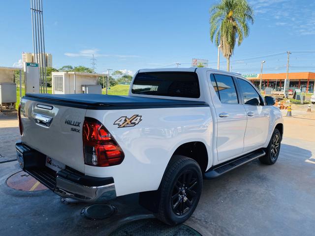 Hilux Srx 2.8 4x4 Diesel Aut 2017 - Foto 3