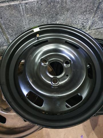Rodas 3 furos do kwid nova (Valparaiso)