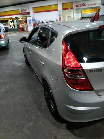 Hyundai I30 c/TETO 2011 Baixo KM - Foto 2