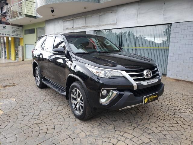 Hilux Sw4 Sr AT 2016/2017 - 79.000KM - 132.900,00