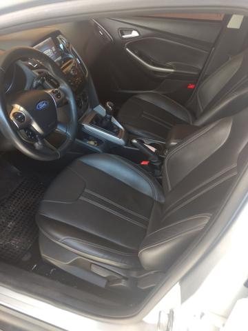 Ford Focus hatch manual 2014 - Foto 9