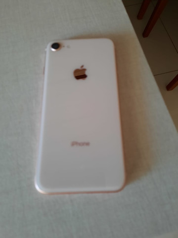 IPhone 8 bem cuidado