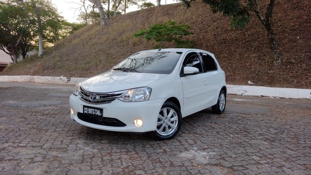 TOYOTA ETIOS 1.5 XLS AUTOMÁTICO