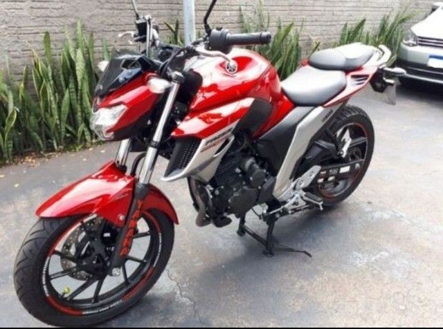 VENDO MOTO FAZER NOVINHA