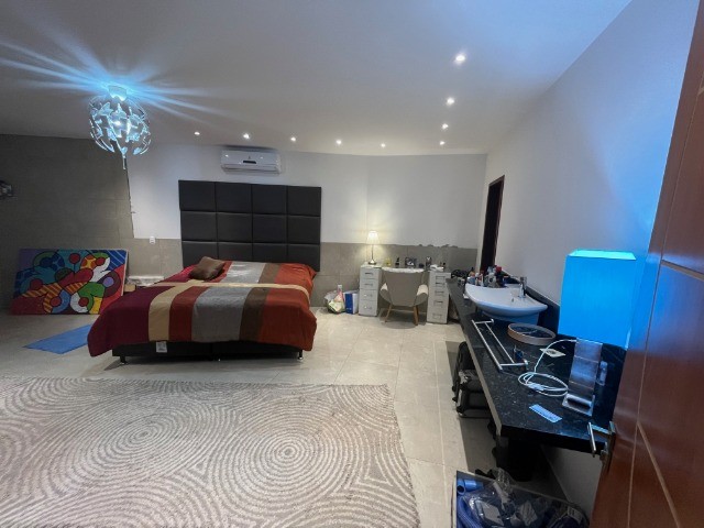 Casa linda em pipa 5 suítes.