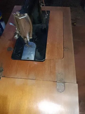 Vendo máquina de costura antiga Singer - Foto 3