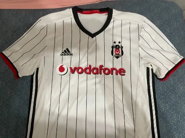 Camisa Besiktas