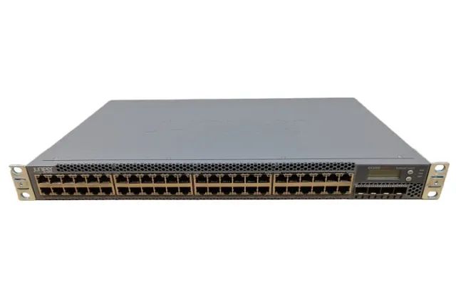 Switch de Ethernet PoE Juniper EX3300-48P 48 portas 10/100/1000B 4 SFP+ 10G - Foto 2