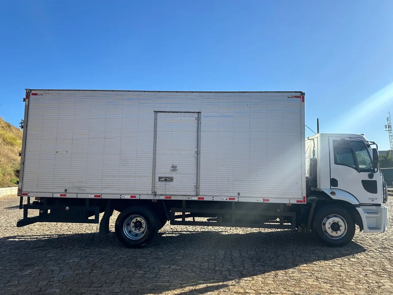 Ford cargo 1317 Baú - Foto 8