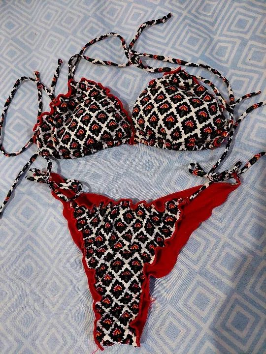 Biquínis e maios - Foto 5