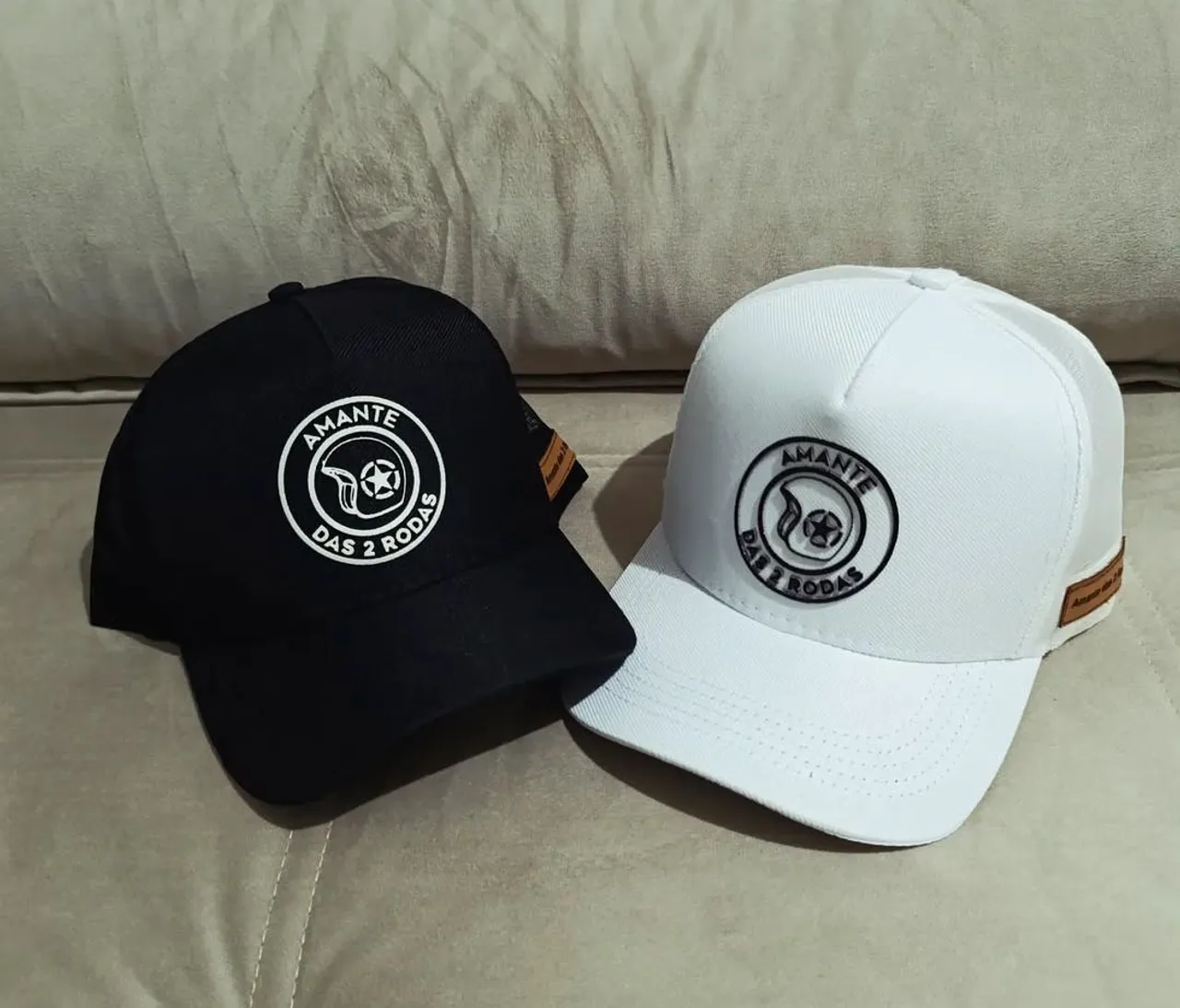 Bonés Amantes das 2 Rodas - Preto e Branco