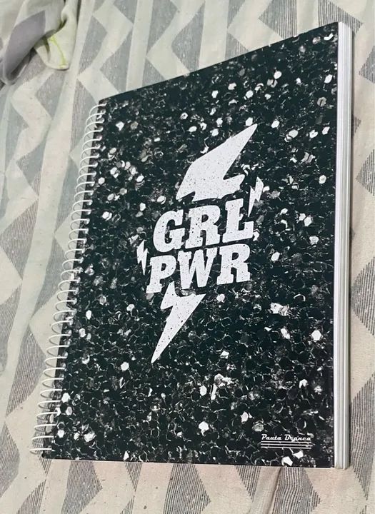 Caderno Grl Pwr - Capa dura com glitter - Foto 3
