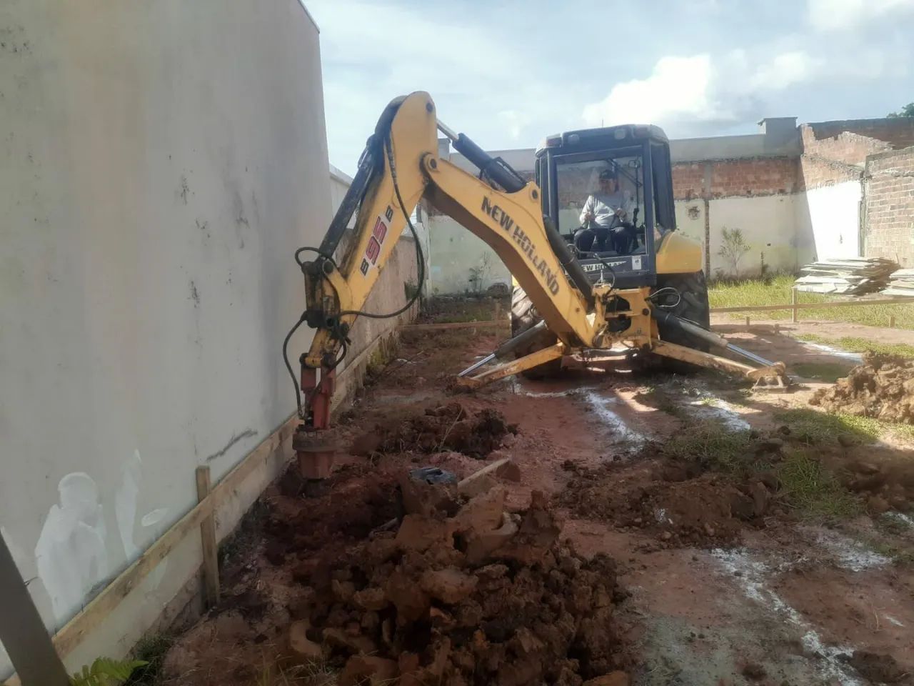 Perfuração de solo e terraplanagem 