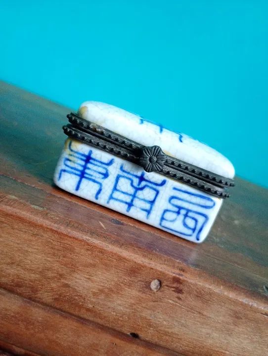 Caixa de joias vintage em porcelana