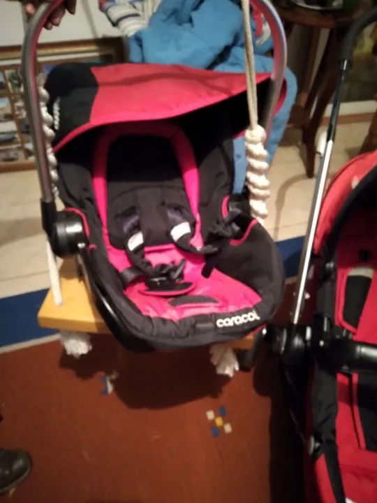 Carrinho de Bebê  com bebê conforto e base - Foto 3