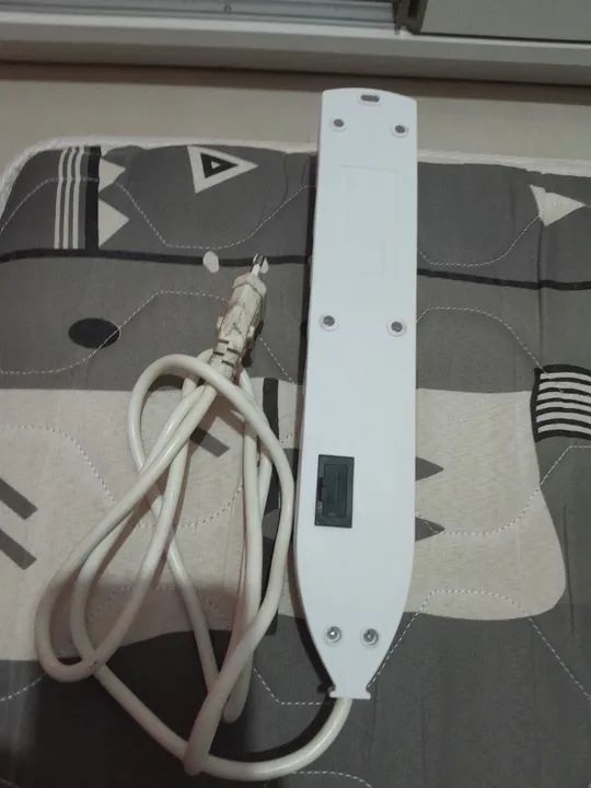 Vende se uma regua com 6 tomadas em ótimo estado rua São José bairro Itinga araquari NÃO  - Foto 2