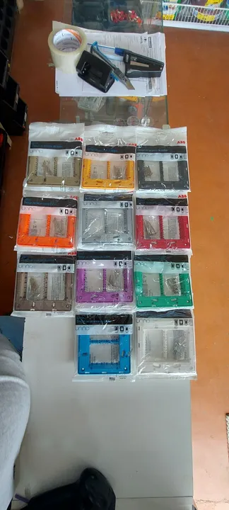 Suporte 4 x4 para 6 módulos - 10 peças