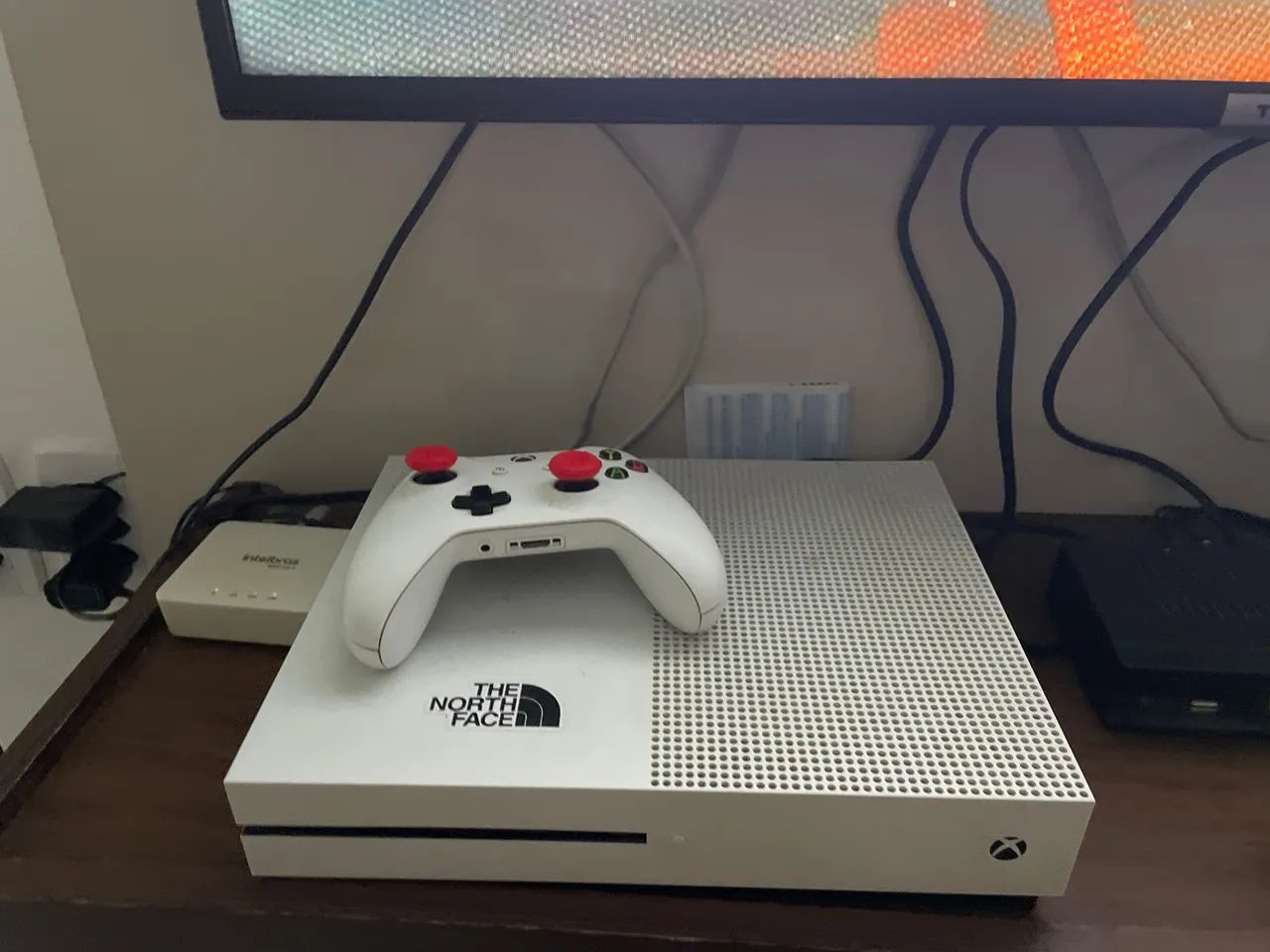 CONSOLE XBOX ONE S USADO - EM EXCELENTE ESTADO!  - Foto 4