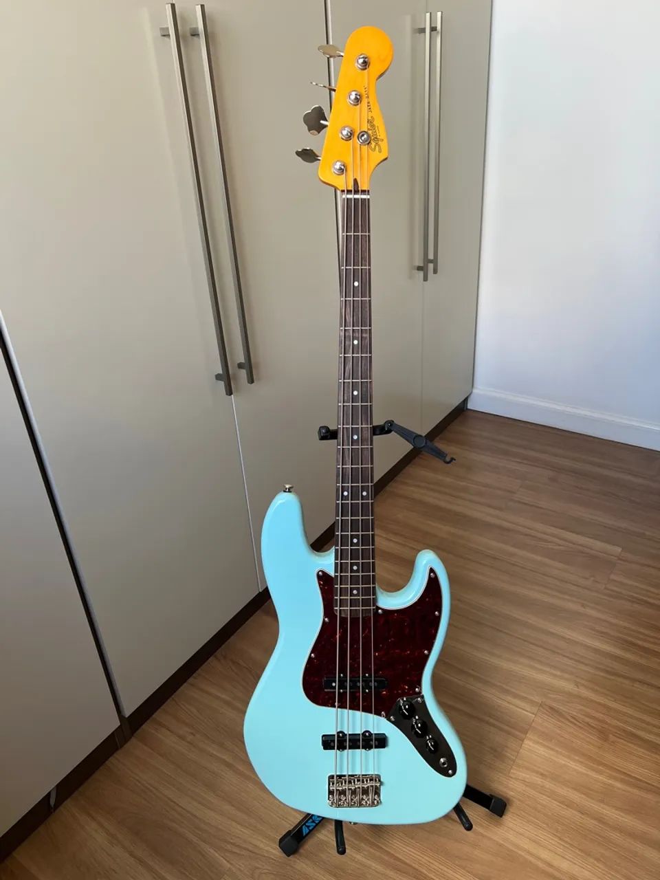 fender squier jazz bass