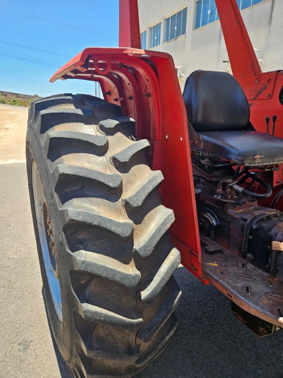 Trator Massey Ferguson modelo 290 4x4, Turbinado, ano 1984, único dono - Foto 5