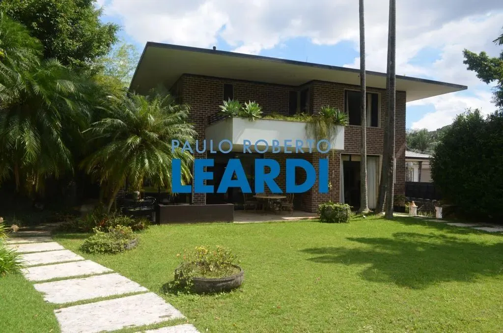 CASA ASSOBRADADA - CIDADE JARDIM - SP