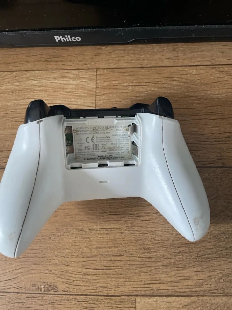 Controle Xbox one com defeito  - Foto 3