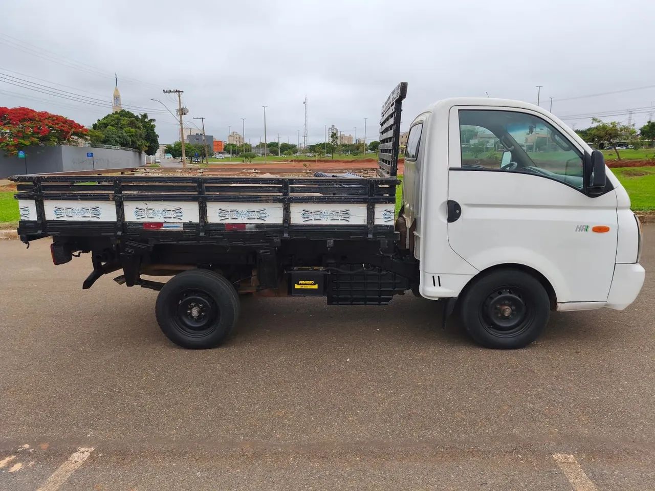 Caminhão pronto para trabalhar. - Foto 3