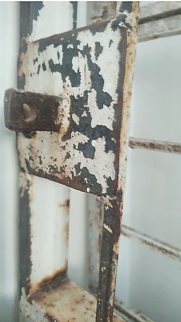 Iron and Metalon Gate64717311164802122