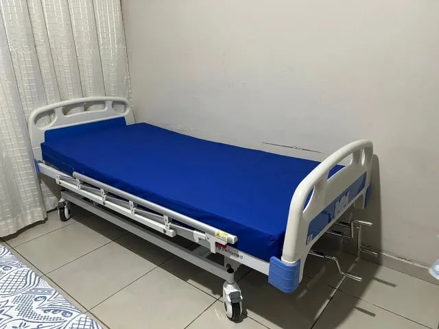KIT CAMA HOSPITALAR ELEVAÇÃO 3 MANIVELAS E COLCHÃO  - Foto 2