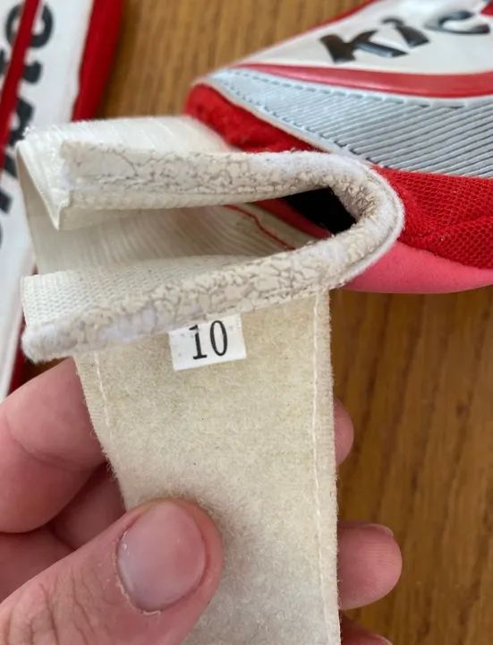 Lote de Luvas de goleiro Kichute anos 80 - Foto 5