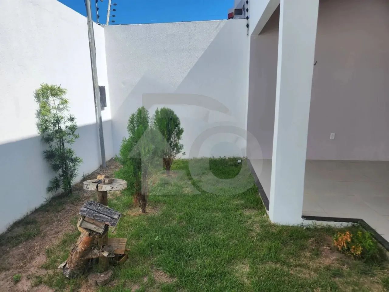 Casa no Bairro Coroa do Meio com 5 Quartos e 4 Banheiros - Foto 3
