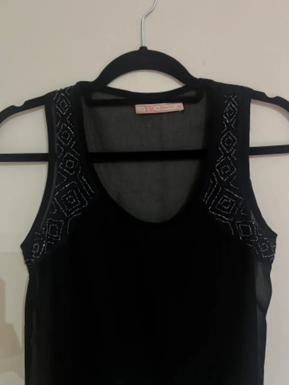 Blusa preta transparente com bordado 38