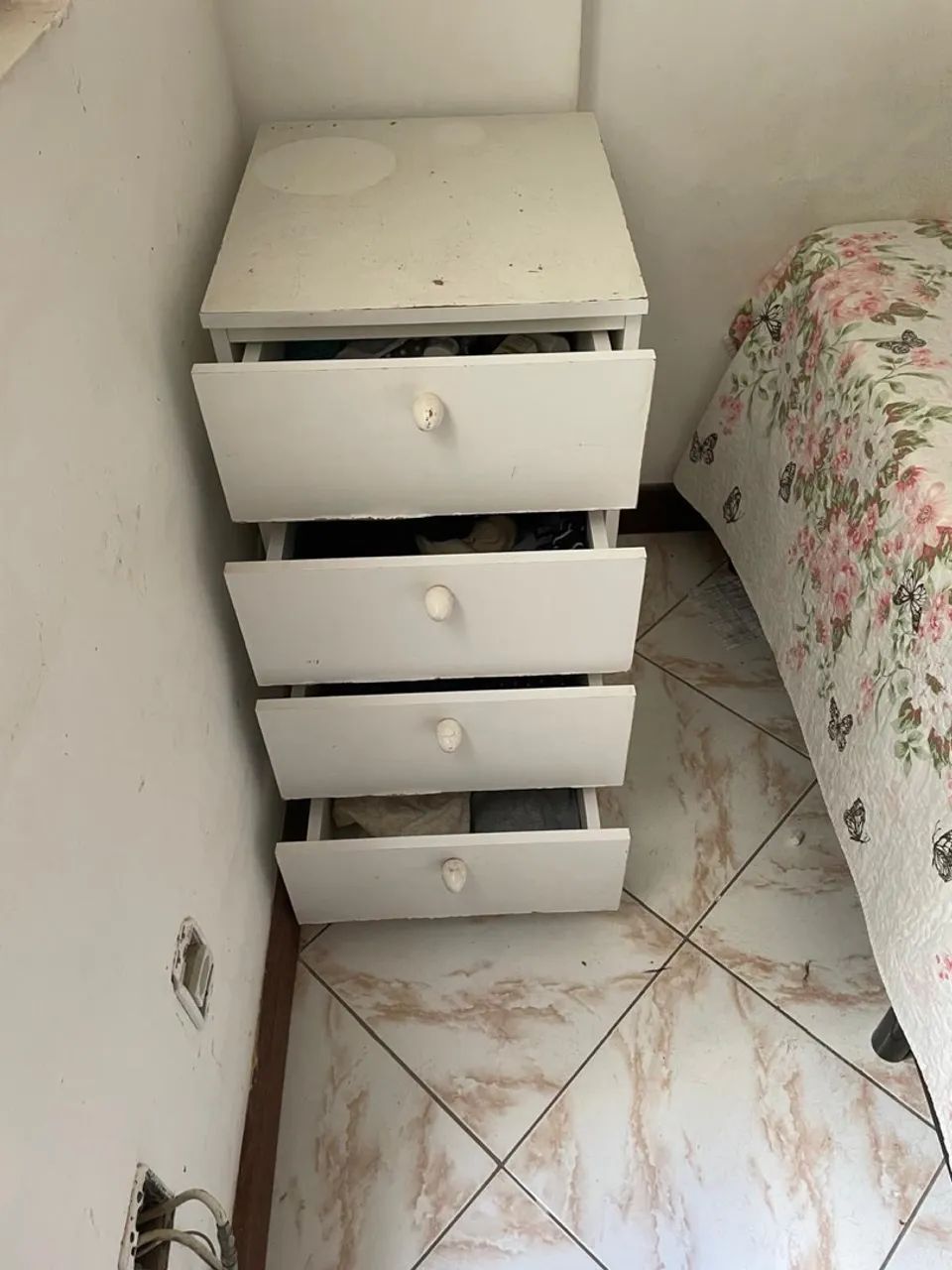 Penteadeira branca de madeira