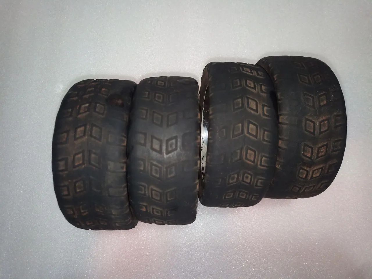 Automodelo RC 1/8 jogos de rodas - Foto 2