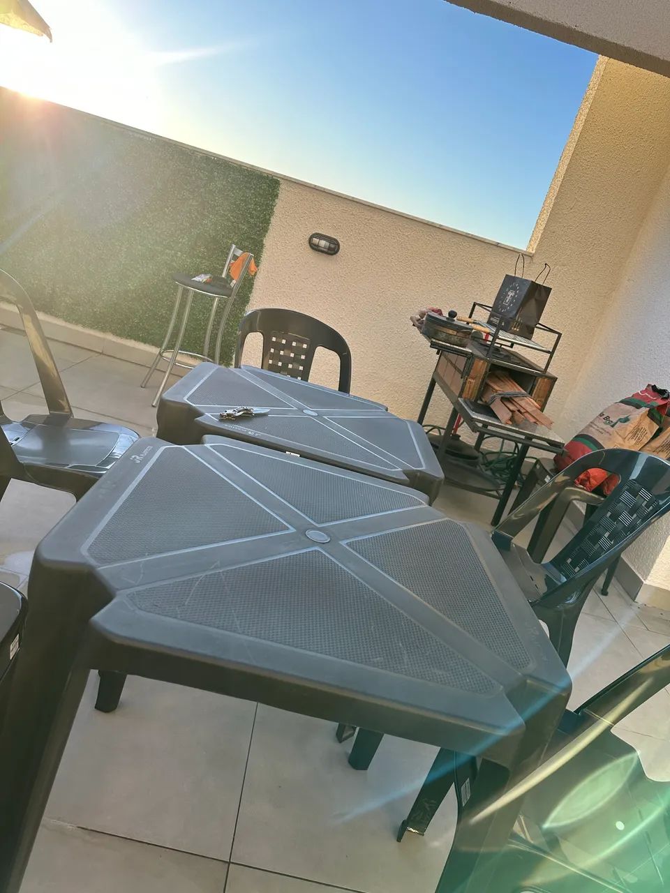 KIT MESA E CADEIRA DE PLÁSTICO