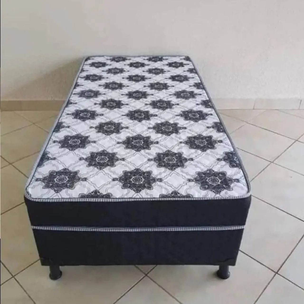 Cama solteiro nova de fábrica 
