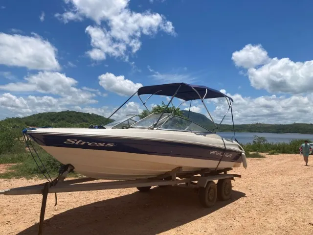 LANCHA BAYLINER