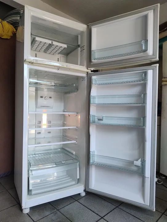 Geladeira Brastemp Frost Free 324 litros 220v ENTREGO funcionando semi nova