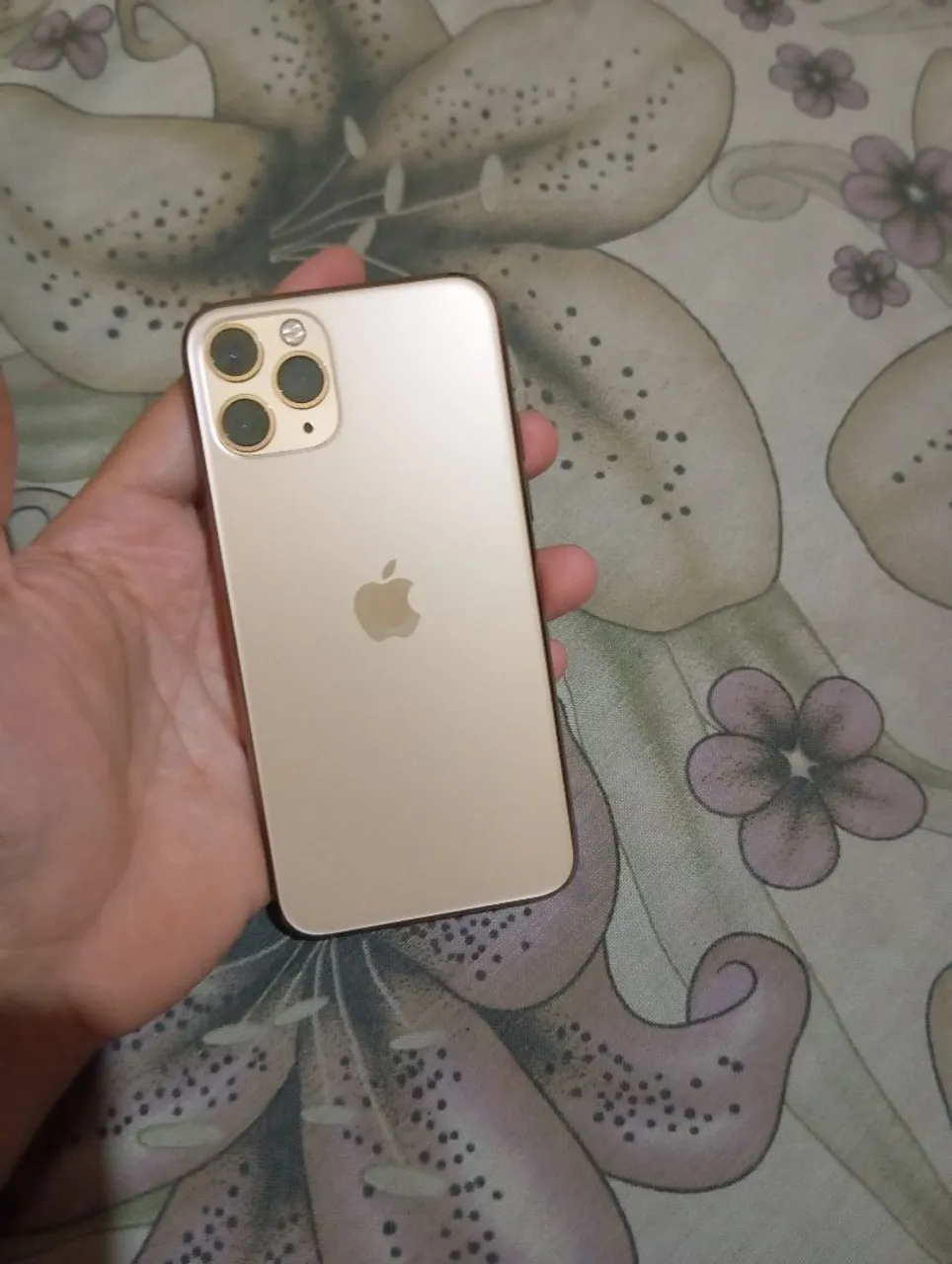 iPhone 11 Pro Dourado