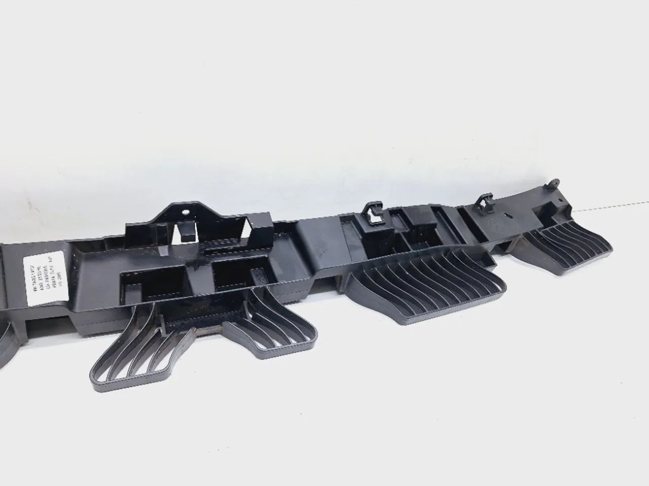 Guia Parachoque Traseiro Vw Taos Tsi 1.4 2023 2gk807863 - Peças