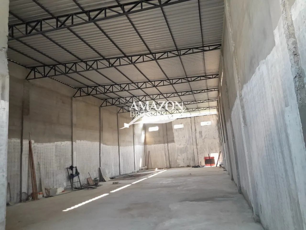 Galpão no Novo Aleixo - 280 m2 - 8x35 - Alugo