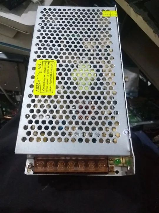 Fonte chaveada 12v 15a 110v220v