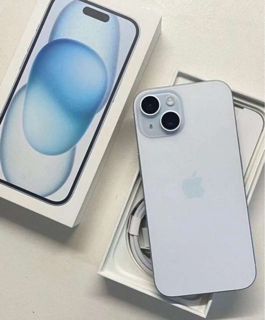 iPhone 15 - Branco - Novo na Caixa
