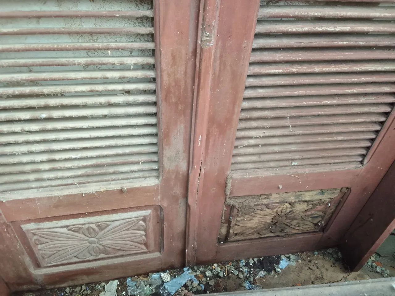 02 Janelas e 01 Portas de Madeira colonial  - Foto 4