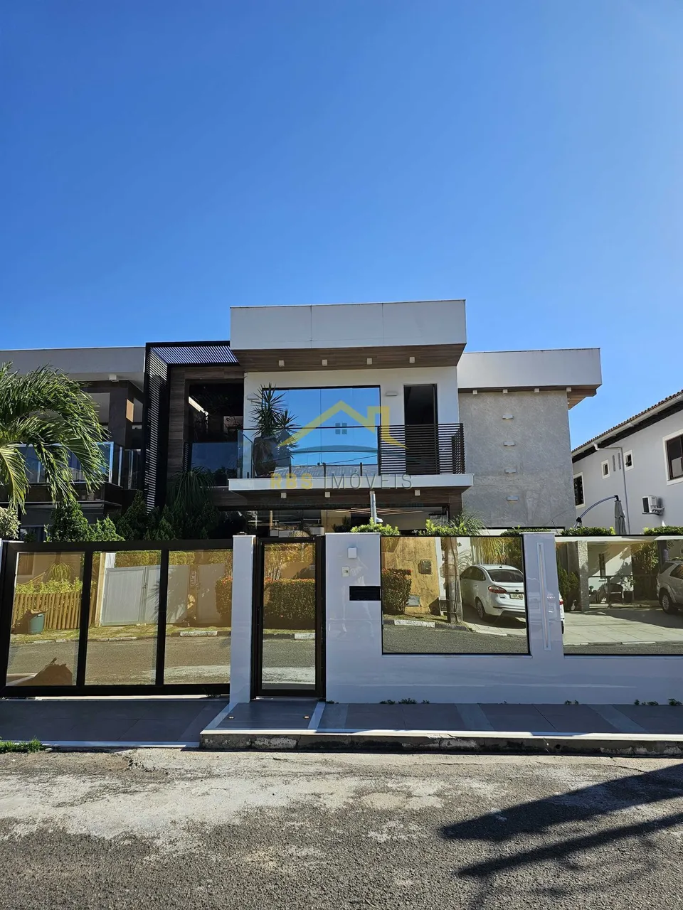 Lauro de Freitas Univillas Casa em Condomínio 4/4 320m² SEMI MOBILIADA