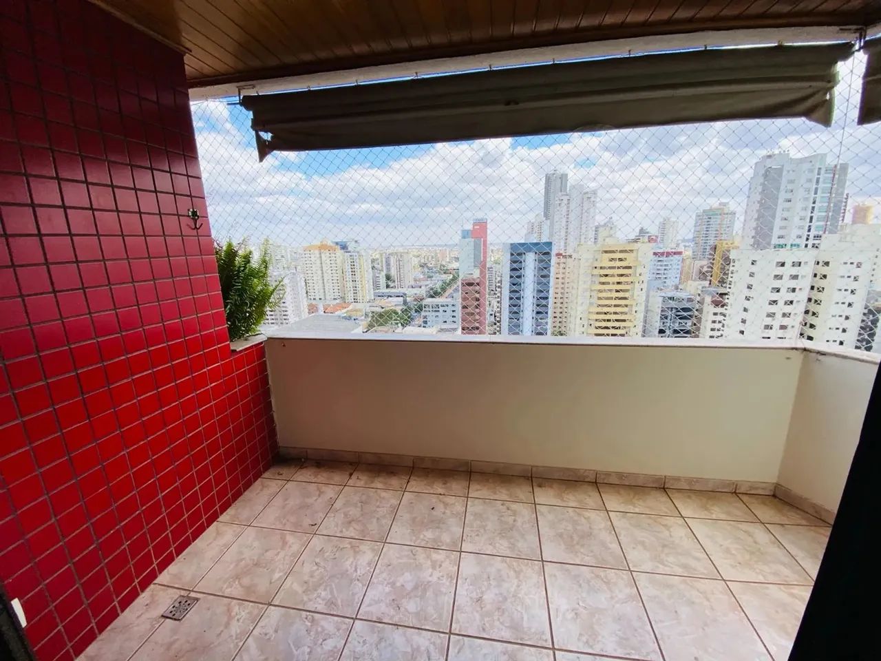 Venda apartamento 131m², 4 quartos. 2 súites, varanda, 2 vagas no Setor Bueno - Goiânia -  - Foto 3