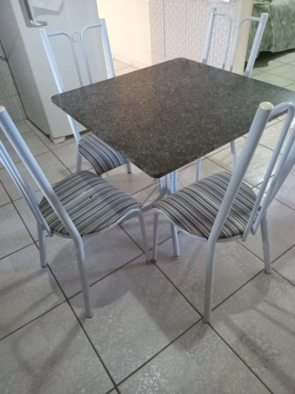 Mesa de jantar de mármore 