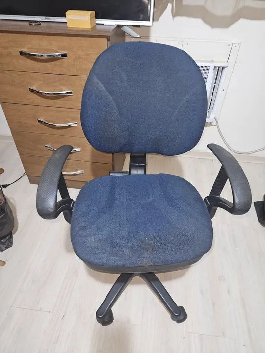 Cadeira de Escritório Giratória com Rodas