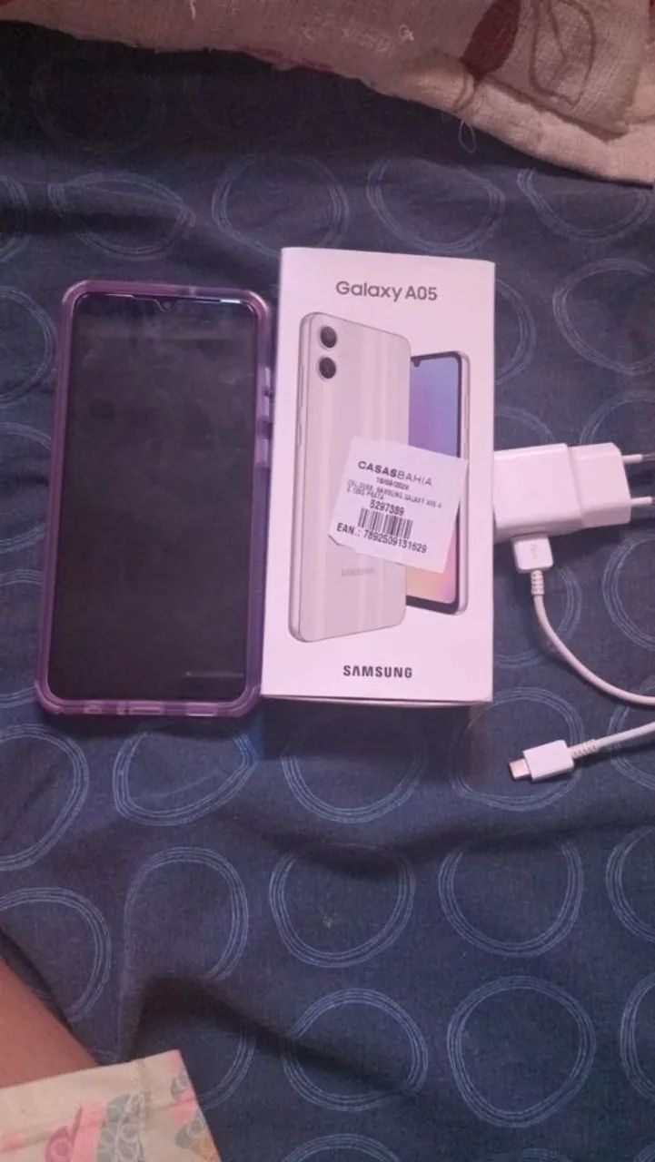 Celular Samsung em ótimo estado 