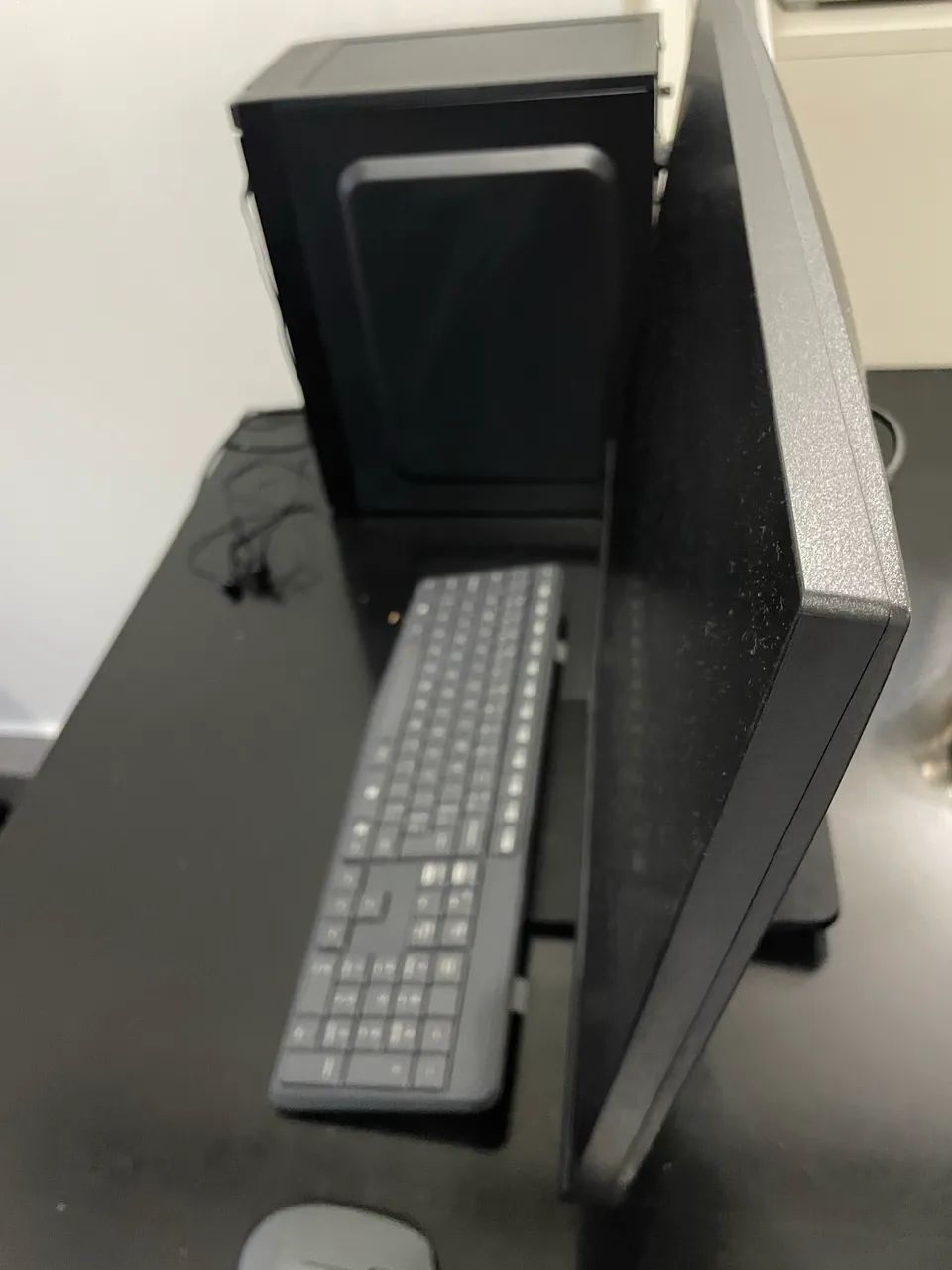 Micro-Tech Computer + LG 24" Monitor + Wireless Keyboard and Mouse - Ready to Use!64315686684161122